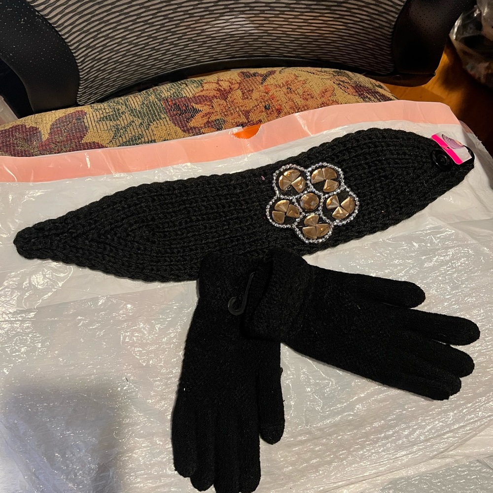 Knitted head band and gloves set